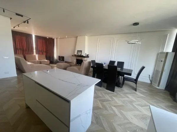 Tirane, shitet 4 Katshe , 450 m² 450.000 € (Kodër Kamëz)