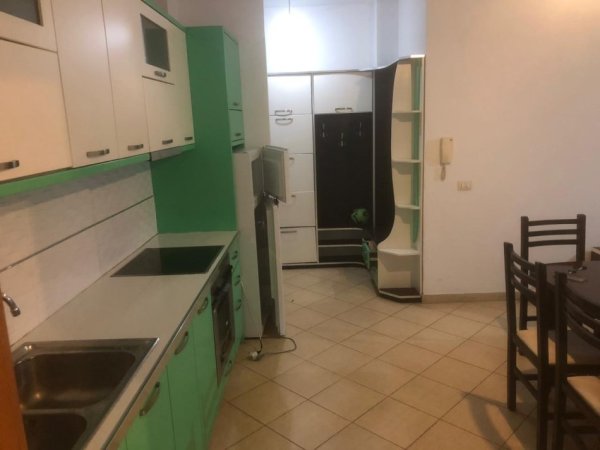 Tirane, jepet me qera apartament 2+1 Kati 0, 70 m² 400 € (Kodra e Diellit)