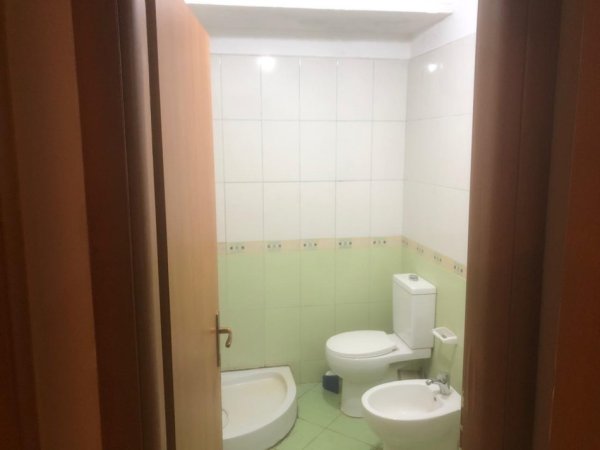 Tirane, jepet me qera apartament 2+1 Kati 0, 70 m² 400 € (Kodra e Diellit)