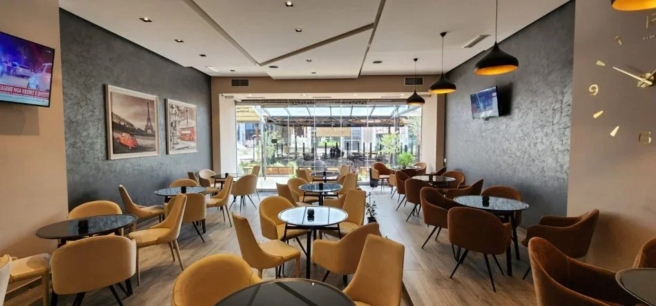 Tirane, shitet lokal Kati 1, 90 m² 400.000 € (Amerikan 3)