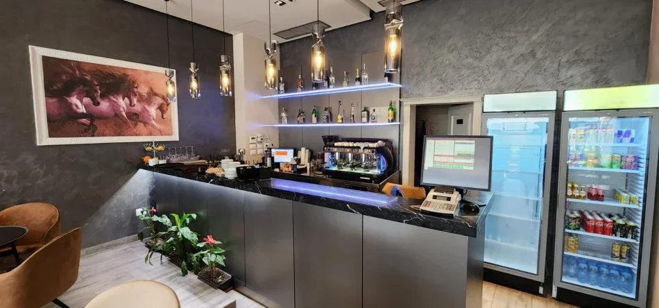 Tirane, shitet lokal Kati 1, 90 m² 400.000 € (Amerikan 3)