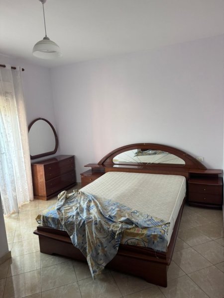 Tirane, jepet me qera apartament 1+1+Ballkon Kati 5, 75 m² 450 € (Don Bosko prane golden day)
