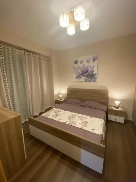 Tirane, jepet me qera apartament 1+1+Ballkon Kati 7, 70 m² 600 € (Kompleksi Delijorgji, Rruga e Kavajes)