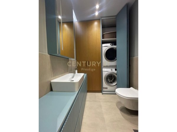 Tirane, jap me qera apartament 2+1+2+ GARAZH , 102 m² 1.300 € (Liqeni i Thatë)