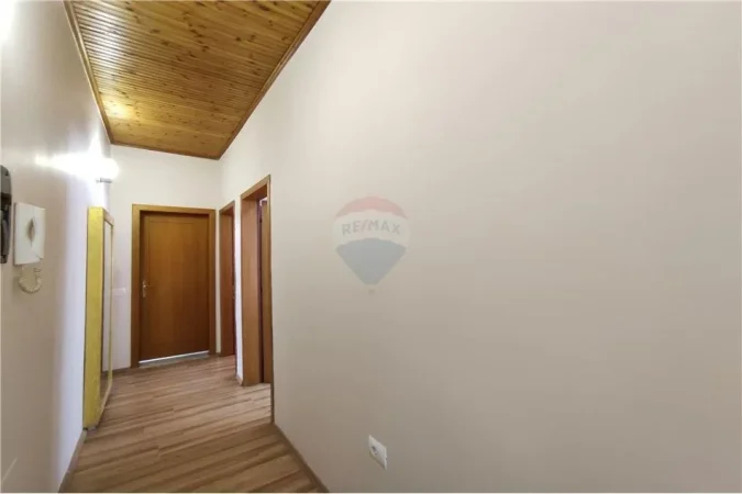 Tirane, jepet me qera apartament 3+1 Kati 10, 85 m² 800 € (Myslym Shyri)
