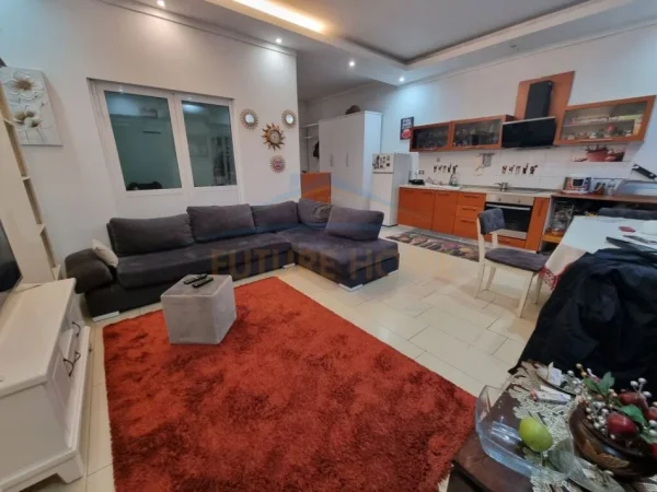 Tirane, shitet apartament 2+1 Kati 4, 55 m² 120.000 € (vasil shanto)