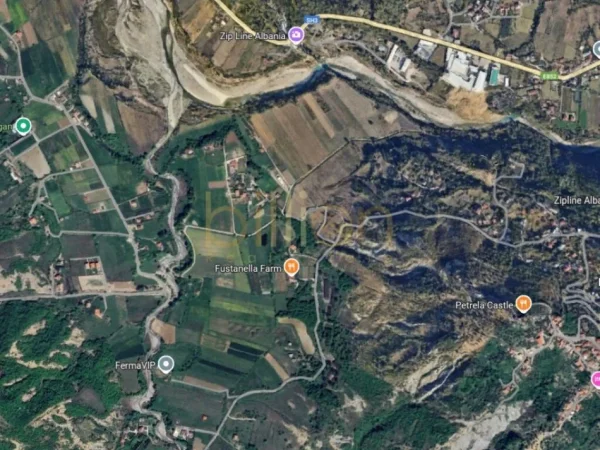 Tirane, shitet toke , 10.000 m² 850.000 € (Petrelë)