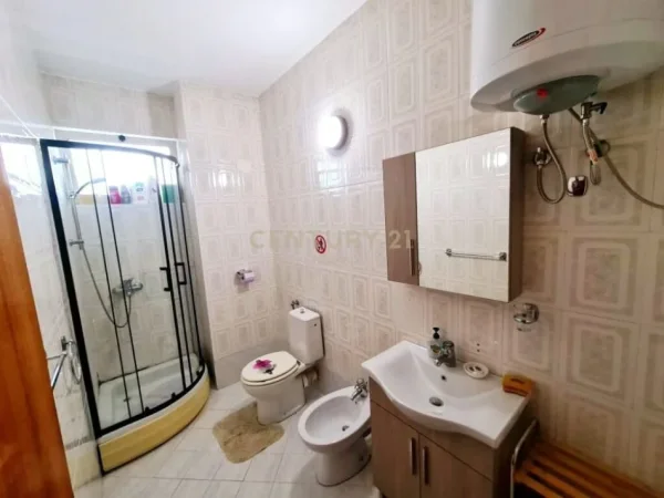 Tirane, shes apartament 1+1 , 81 m² 183.000 € (Bulevardi Zogu i Parë)