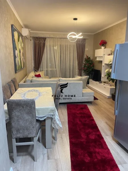 Tirane, jepet me qera apartament 3+1+Ballkon Kati 2, 135 m² 800 € (KOPSHTI ZOOLOGJIK)