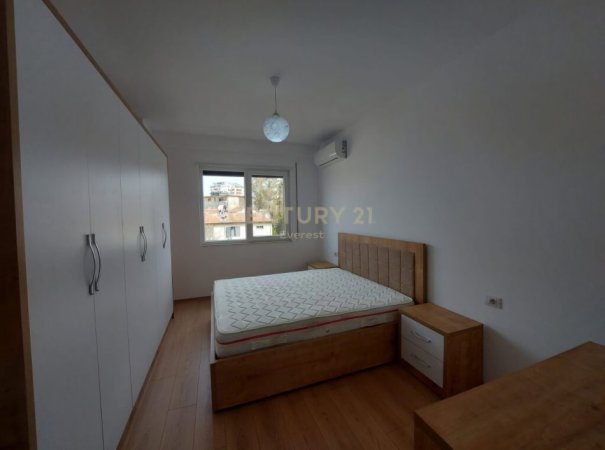 Tirane, jepet me qera apartament 2+1 Kati 3, 122 m² 550 € (Rruga Dritan Hoxha)
