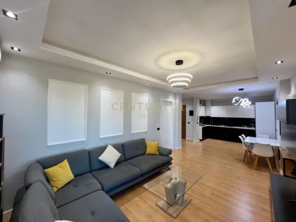 Tirane, jepet me qera apartament 2+1+Ballkon Kati 1, 120 m² 800 € (Neom104511)