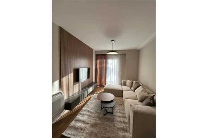 Tirane, jepet me qera apartament 1+1 , 1.000 € (Rruga e Kavajes)