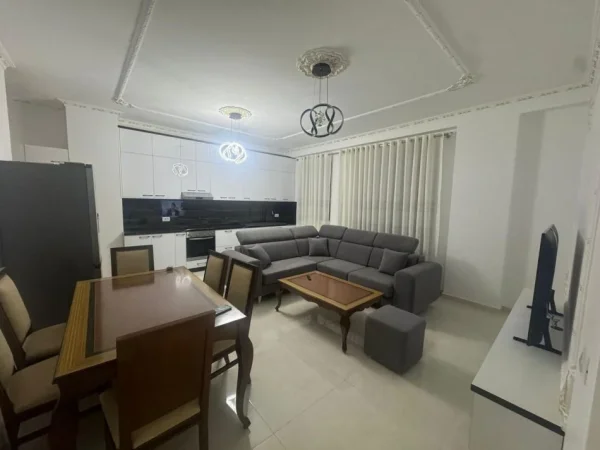 Tirane, jepet me qera apartament 2+1 Kati 2, 115 m² 850 € (Uzina Dinamo)