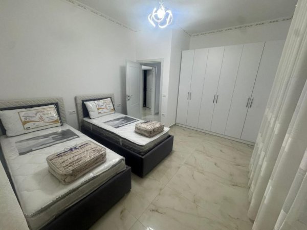 Tirane, jepet me qera apartament 2+1 Kati 2, 115 m² 850 € (Uzina Dinamo)