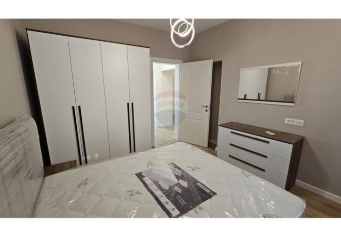 Tirane, shitet apartament 2+1 , 140.000 € (Rruga 5 Maji)