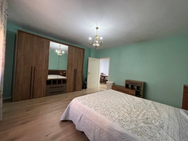 Tirane, jepet me qera apartament 2+1+Aneks+Ballkon Kati 3, 120 m² 800 € (Kristal Center)