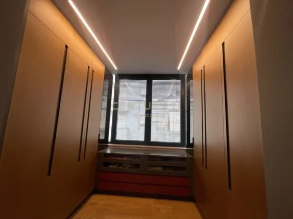 Tirane, jepet me qera apartament 2+1 Kati 4, 1.300 € 
