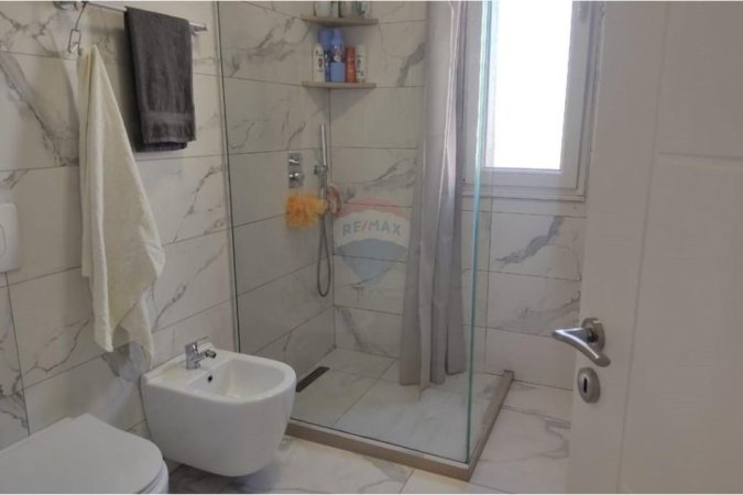 Tirane, shitet apartament 2+1 , 175.500 € (Fusha e Aviacionit)