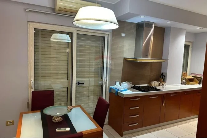 Tirane, shitet apartament 2+1 , 87.000 € (Vore)