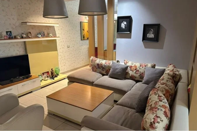 Tirane, shitet apartament 2+1 , 87.000 € (Vore)