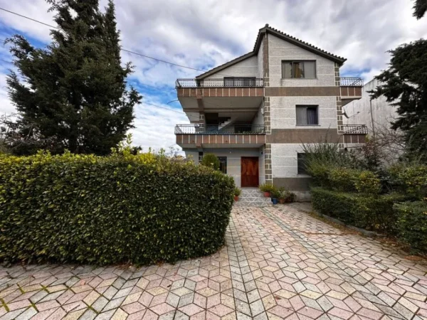 Durres, Plazh, shitet Vile 3 Katshe Kati 0, 422 m² 200.000 € (Plazh)