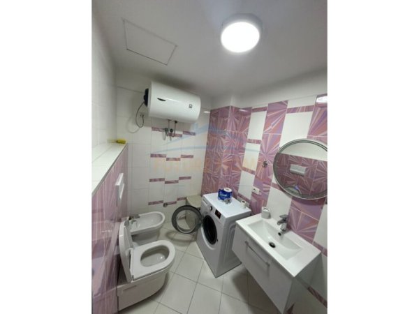 Durres, jepet me qera apartament 1+1+Ballkon Kati 6, 51 m² 600 € (Golem)