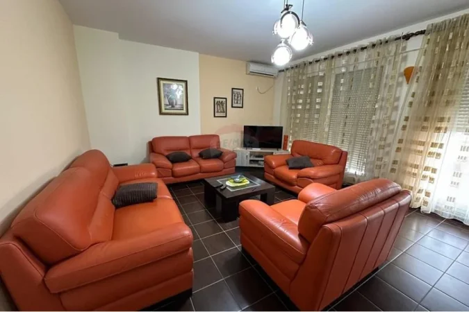 Tirane, shitet 3+1+Ballkon , 160 m² 199.000 € (Ali Dem (OKAZION))