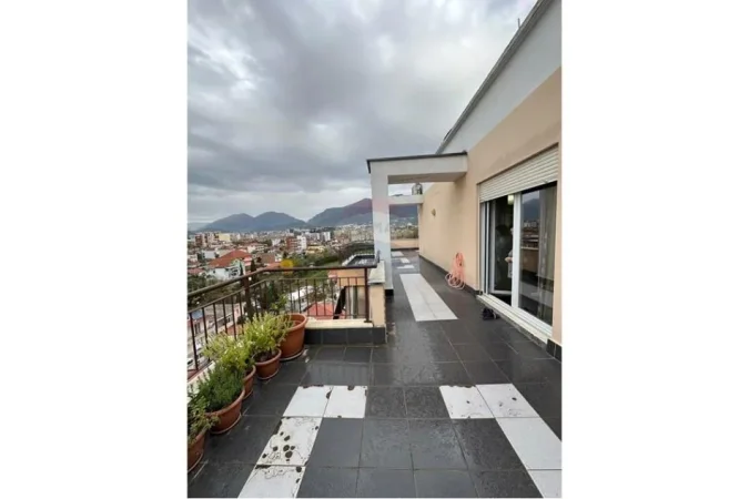 Tirane, shitet 3+1+Ballkon , 160 m² 199.000 € (Ali Dem (OKAZION))