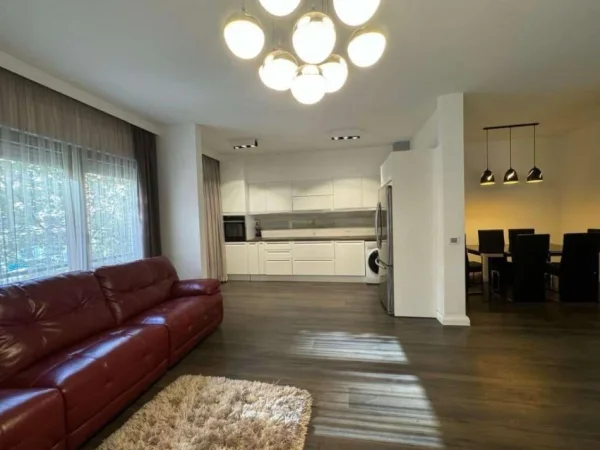 Tirane, shitet apartament 2+1+Aneks+Ballkon Kati 4, 129 m² 450.000 € (Rruga e Kavajes)