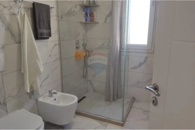 Tirane, shitet apartament 2+1 Kati 7, 97 m² 175.500 € (Fusha e Aviacionit)
