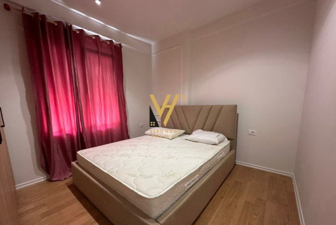 Tirane, jepet me qera apartament 1+1+Ballkon Kati 3, 70 m² 550 € (SELITE)