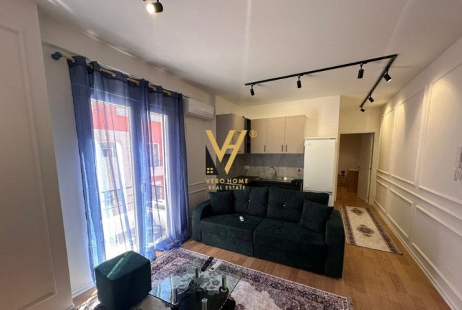 Tirane, jepet me qera apartament 1+1+Ballkon Kati 3, 60 m² 500 € (SELITE)