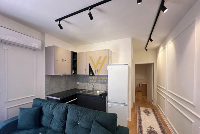 Tirane, jepet me qera apartament 1+1+Ballkon Kati 3, 60 m² 500 € (SELITE)