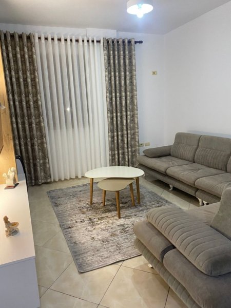Tirane, jepet me qera apartament 1+1 Kati 2, 75 m² 400 € (Rruga Andon Mazreku)