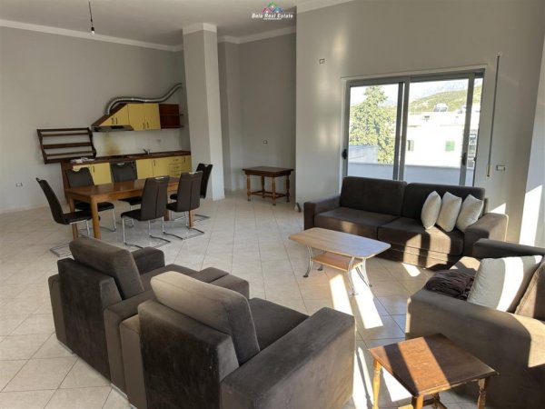Tirane, jepet me qera apartament 2+1 Kati 3, 130 m² 350 € (fresku)