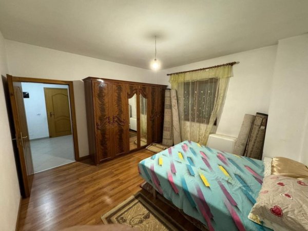 Tirane, jepet me qera Vile 2+1 Kati 3, 110 m² 400 € (Bulevardi i Ri)