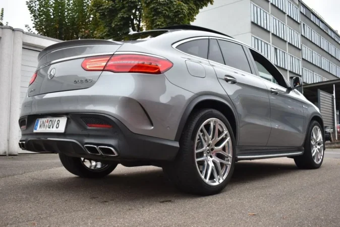 France, shes SUV | Fuoristrad | Xhip Mercedes-Benz GLE 63 AMG Coupe 4Matic 360Cam*Pano*FullOption Benzin, gri metalizato automatik Kondicioner 150.000 km 28.999 €