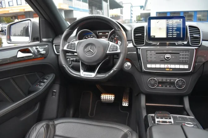 France, shes SUV | Fuoristrad | Xhip Mercedes-Benz GLE 63 AMG Coupe 4Matic 360Cam*Pano*FullOption Benzin, gri metalizato automatik Kondicioner 150.000 km 28.999 €
