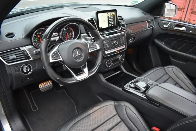 France, shes SUV | Fuoristrad | Xhip Mercedes-Benz GLE 63 AMG Coupe 4Matic 360Cam*Pano*FullOption Benzin, gri metalizato automatik Kondicioner 150.000 km 28.999 €