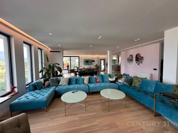 Tirane, jepet me qera Vile 3 Katshe Kati 4, 1.175 m² 6.500 € (Liqeni Thate Tirana, Albania)