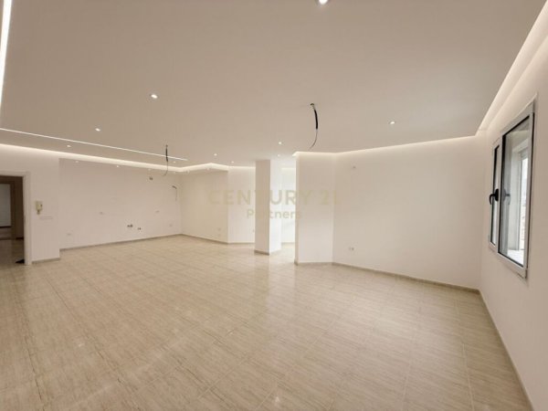 Tirane, jepet me qera zyre Kati 6, 190 m² 2.300 € (RRUGA E ELBASANIT)