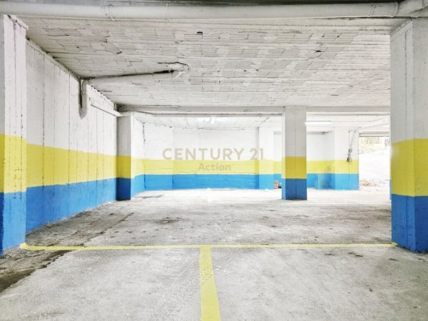 Tirane, shes ambjent biznesi Kati -1, 400 m² 176.000 € (TREGU ELEKTRIK,ALI DEMI)