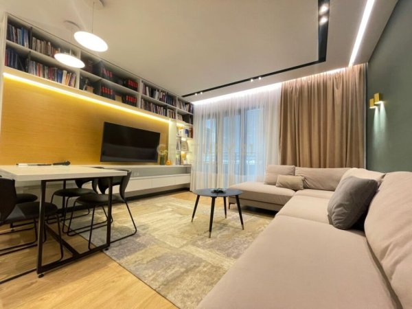 Tirane, jepet me qera apartament 2+1+Aneks+Ballkon Kati 4, 105 m² 1.300 € (LIQENI I THATE)