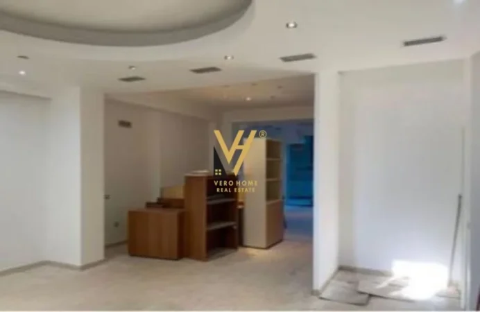 Tirane, shitet dyqan Kati 0, 116 m² 348.000 € (RRUGA E ELBASANIT)