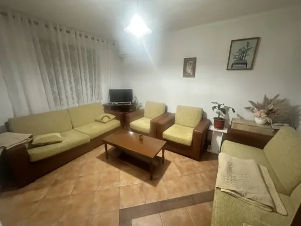 Tirane, shes apartament 1+1+Aneks Kati 4, 51 m² 120.000 € (Te 21 Dhjetori buze rruge)