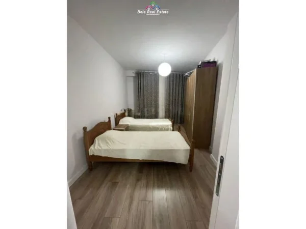 Tirane, jepet me qera apartament 2+1 Kati 2, 145 m² 510 € (astir)