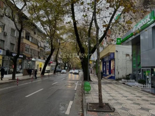 Tirane, jepet me qera ambjent biznesi Kati 0, 104 m² 2.500 € (MYSLYM SHYRI)