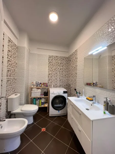 Tirane, shitet apartament 2+1+Ballkon Kati 4, 99 m² 220.000 € (Kompleksi FZ , Liqeni i Thate)