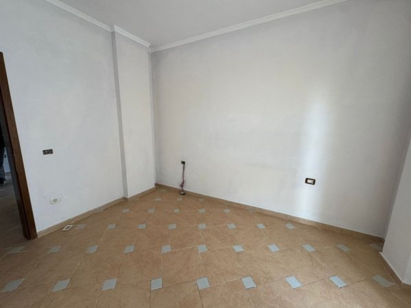 Durres, shitet apartament 2+1+Aneks+Ballkon Kati 2, 85 m² 126.000 € (Iliria, Plazh)