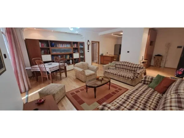 Tirane, shes apartament 2+1+Aneks+Ballkon Kati 6, 122 m² 250.000 € (Rruga Fortuzi Tirana, Albania)